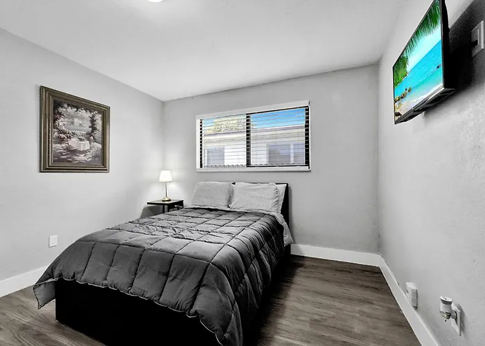 Newly Renovated/Near Sunny Isles Beach/Fre-Parking